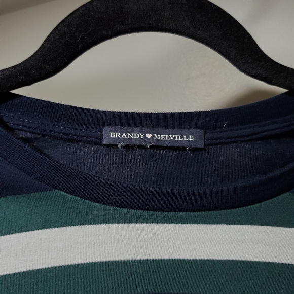 Brandy Melville Crop - OS - Picture 2 of 2